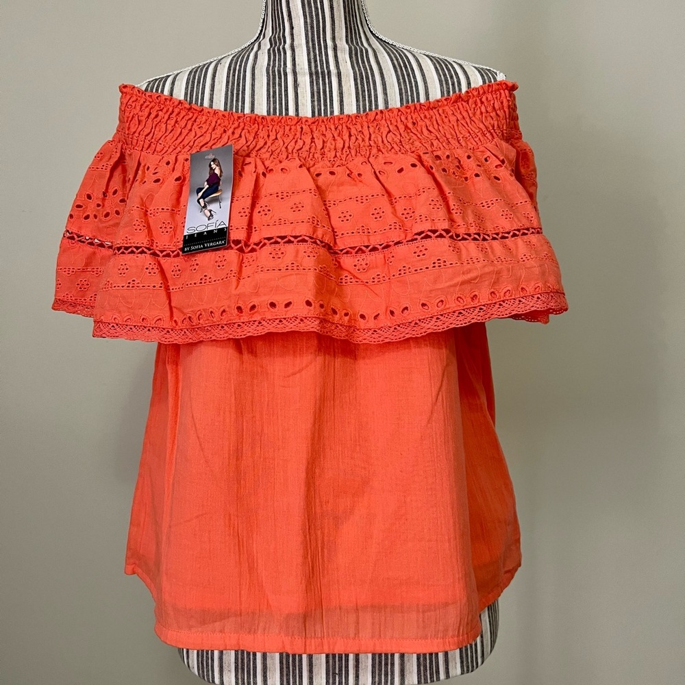 NWT. Sofia Vergara Off shoulder eyelet blouse. M